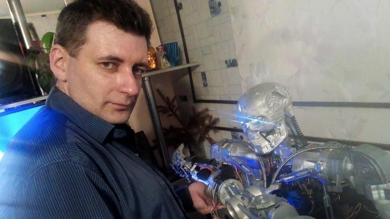 程序员|厉害了！这位俄罗斯程序员把去世的爷爷“变”成终结者！