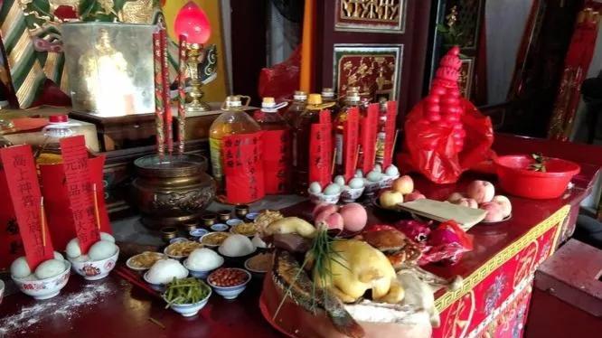 扫墓结束，能把供品拿回去或直接吃掉吗？清明节后需要注意什么？