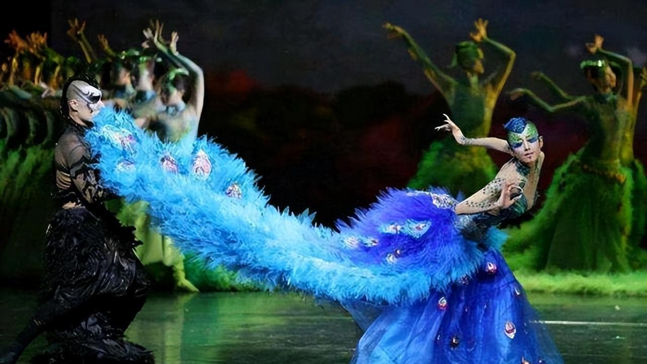 杨丽萍|64岁杨丽萍感染新冠不听劝阻坚持表演惹众怒：要把整个剧院感染吗