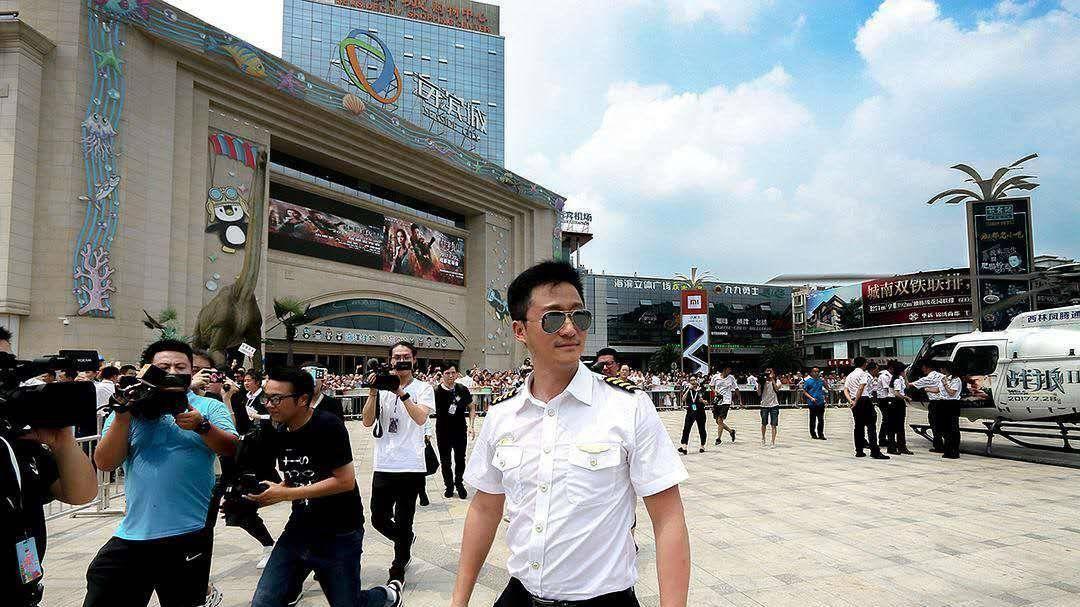 吴京|她的片酬超过成龙、李连杰总和，吴京：实在请不起