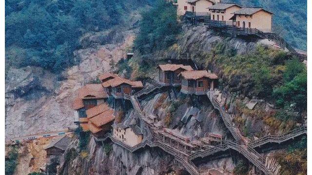 民俗|耗资26亿，建在悬崖上的仙侠世界！惊呼：中国神仙住的地方