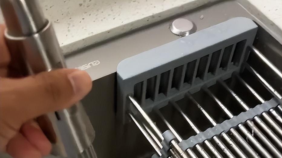 厨房的橱柜设计与安装，给你这八条建议让你装出满意实用的厨房