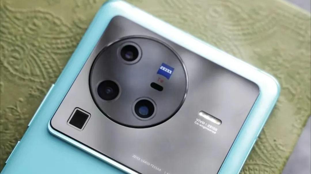小米科技|价格相差800元，小米12S Pro打得过vivo X80 Pro吗？