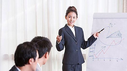 |注重风险内容的应对，强化财务管理人员队伍建设