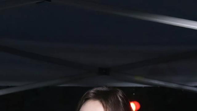 秦岚|秦岚橙色背心俘获了多少男人？新剧芳心荡漾的造型和演技真的绝了