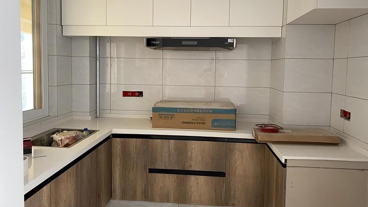 这是我见过最省钱的装修了，还没家具花了6W，效果非常极简！