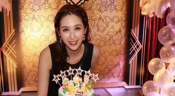 何傲儿|她为还债款千万，与81岁豪门相恋，还清债务后与富豪火速分手！