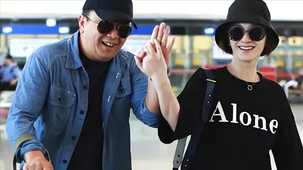 李小冉|李小冉：被富豪折磨近10年，为渣男2次流产，男闺蜜砸5亿甘心接盘