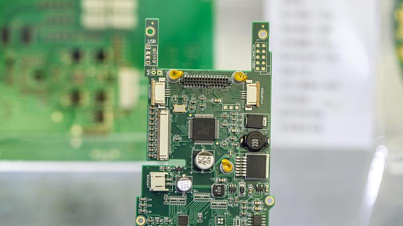 vivopad|苹果花费4.5亿美元实现了卫星通信，华为用了多少？