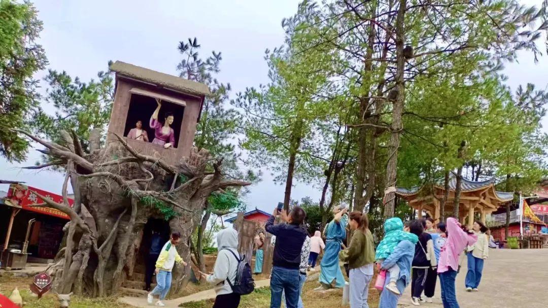 河北|国庆假期即将结束，云台山风景区人气持续火爆