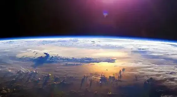 为什么宇宙飞船返回地球时，要不惜燃烧代价，高速穿过大气层？