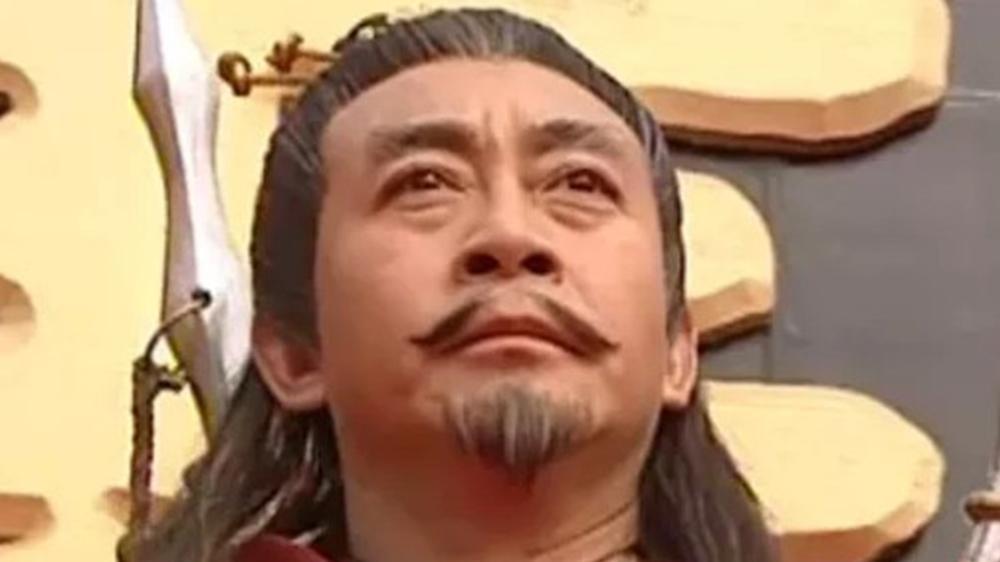 金庸|这部金庸剧18年无人敢翻拍，男主是武英级，剧情黑暗现在恐难过审