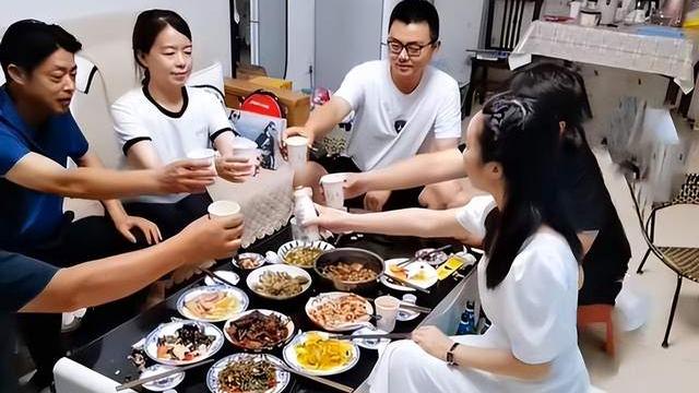 宝贝|关系缓和？田静回应网友评论区鼓励，认可全家是许妈的宝贝