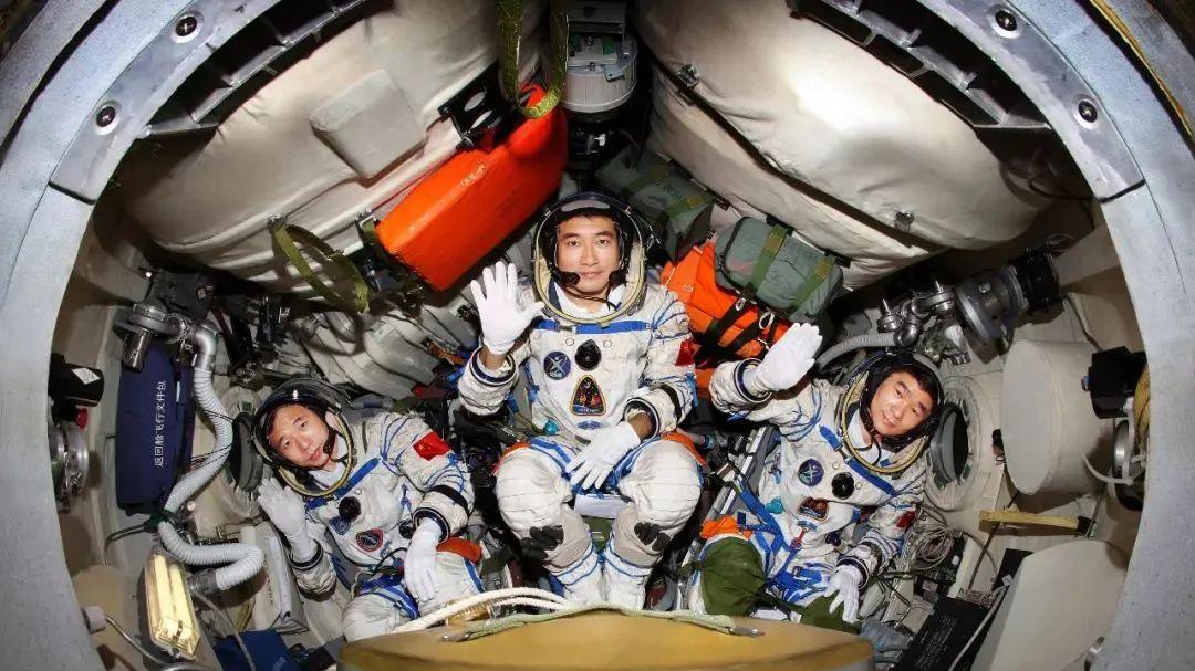 神舟14返回，美媒感叹：中国参与不了ISS，才自己建造天宫空间站
