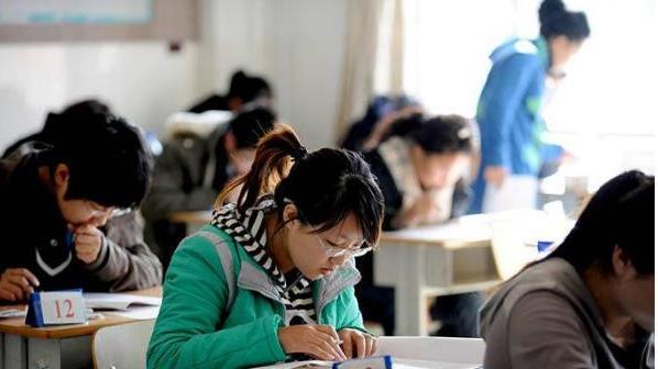 招聘|取消“非师范生”呼声渐高，官方回应后，让备考师范生打退了堂鼓