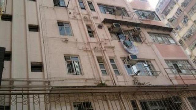 香港620万只有45㎡！没阳台，马桶在门后，只能从缝隙进