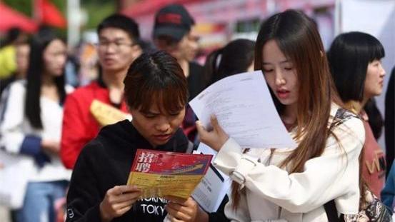 hr|“对不起，我们不招三无家庭的本科生”，大公司HR说出心里话