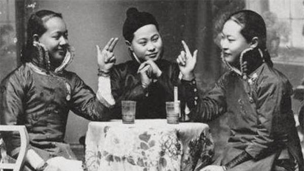 爱情中场|女子纵有千般毒，最毒莫若“爬龟妇”，爬龟妇能恶毒到什么程度？