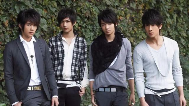 炎亚纶|炎亚纶不配有名字了？飞轮海前经纪人辟谣他们不和，只提了三个人