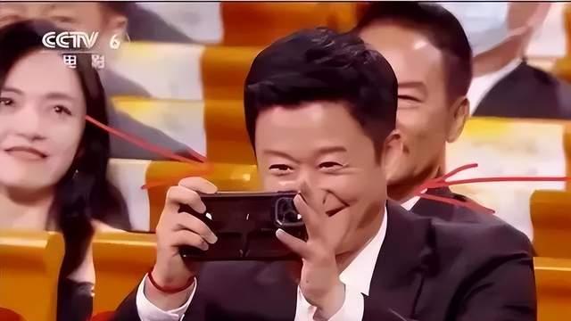 吴京|吴京颁奖晚会1张照片流出，讽刺多少人：你只讲道德的样子真丑