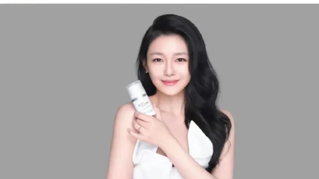 小S|硝烟再起！小s首次正面作出回应，“小不忍”彻底毁了一家子大谋