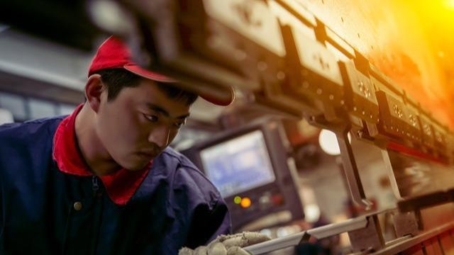 刻不容缓|实行8小时工作制，已经到了刻不容缓的地步！