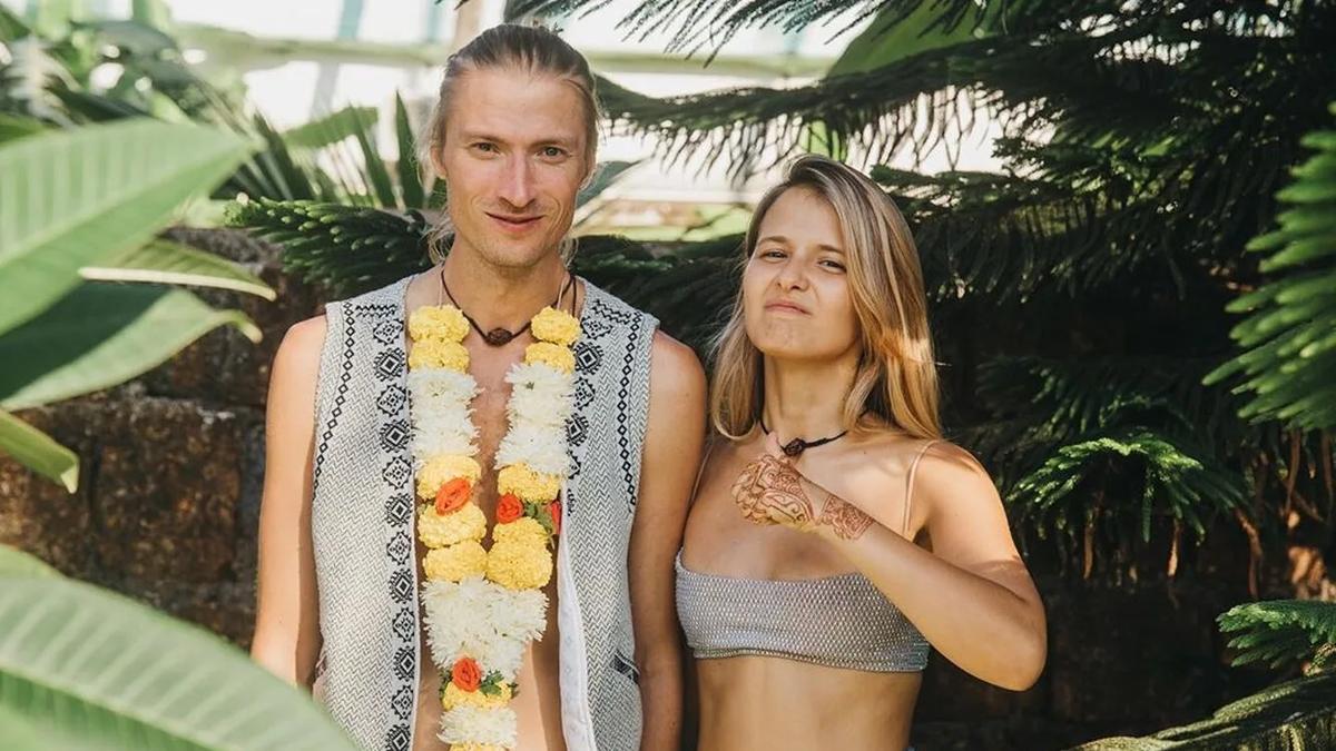 女孩|柳博芙·阿克肖诺娃-诺维科娃