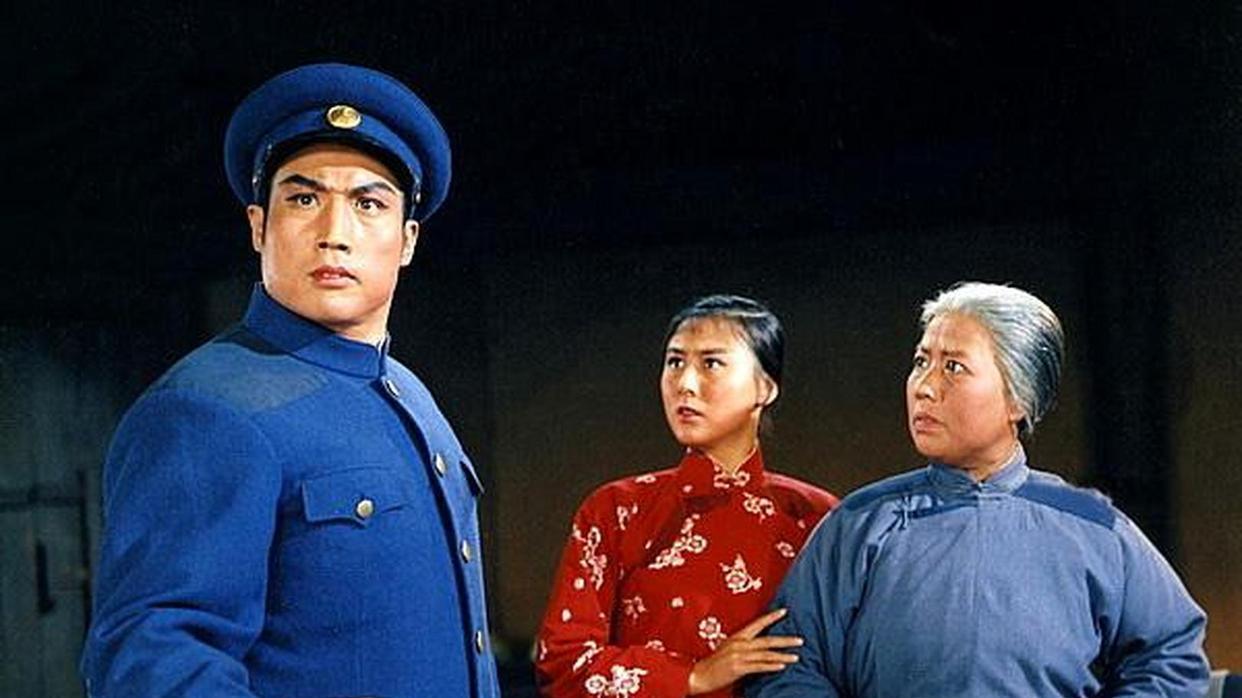 黄政民|赵本山和侯耀文合作过样板戏《红灯记》，但却是二人转和京剧混搭