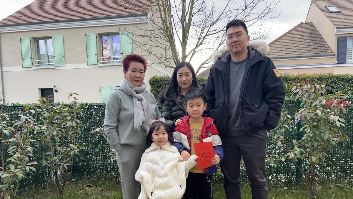 刀削面|小伙带丈母娘巴黎集市卖刀削面，正宗中国味被法国人称赞