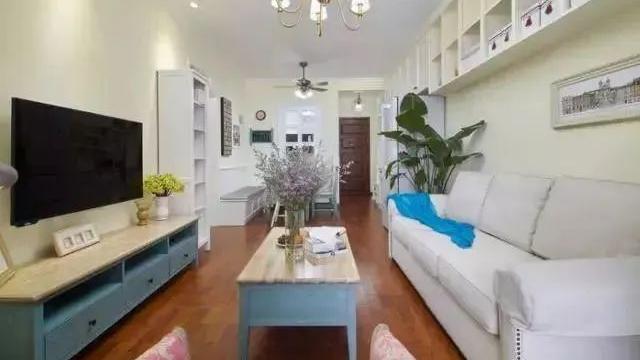 我家98平新房，全屋打满柜子，从玄关延伸到客厅，太霸气实用了！