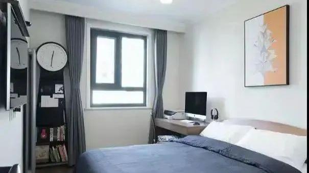 140平三室新房，客厅背景墙打满柜子太实用，朋友看完羡慕极了！