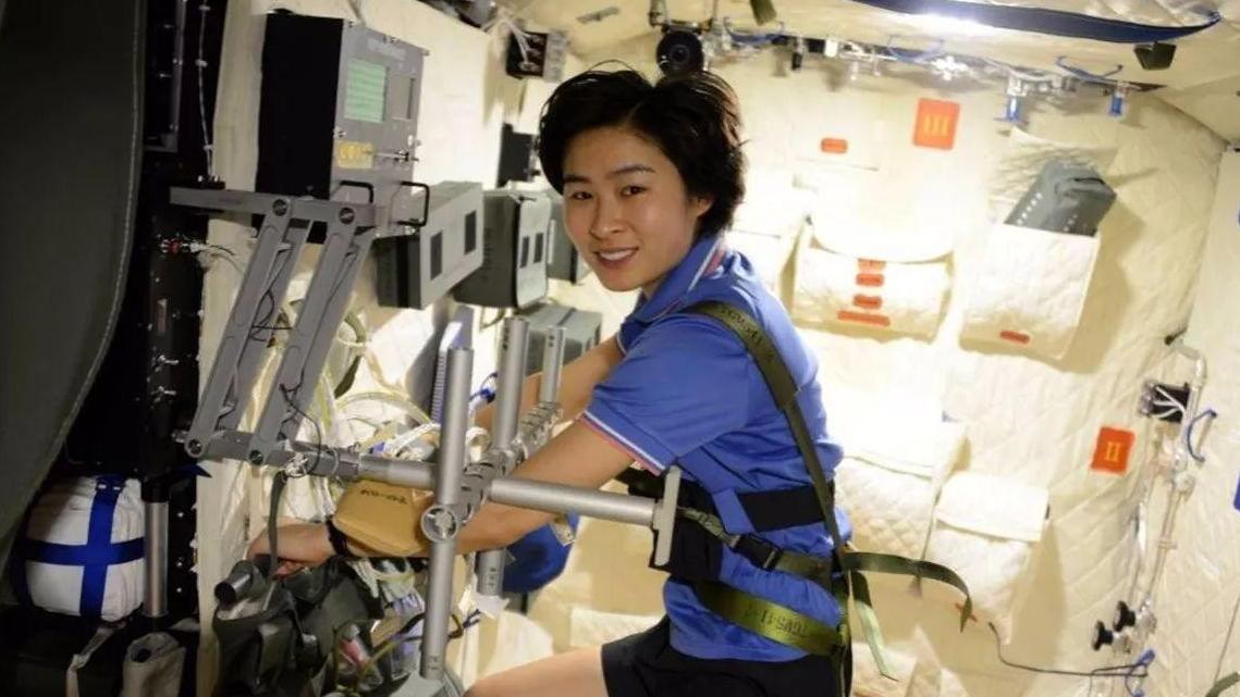 女航天员在太空中，如何保护自己的隐私？航天女英雄牺牲太大了