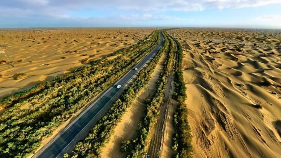 新疆维吾尔自治区|新疆重要交通线路——塔克拉玛干沙漠公路有多厉害！