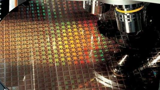 芯片|美企“警告”后，老美重新修改芯片限制？多家中企可以松口气了！