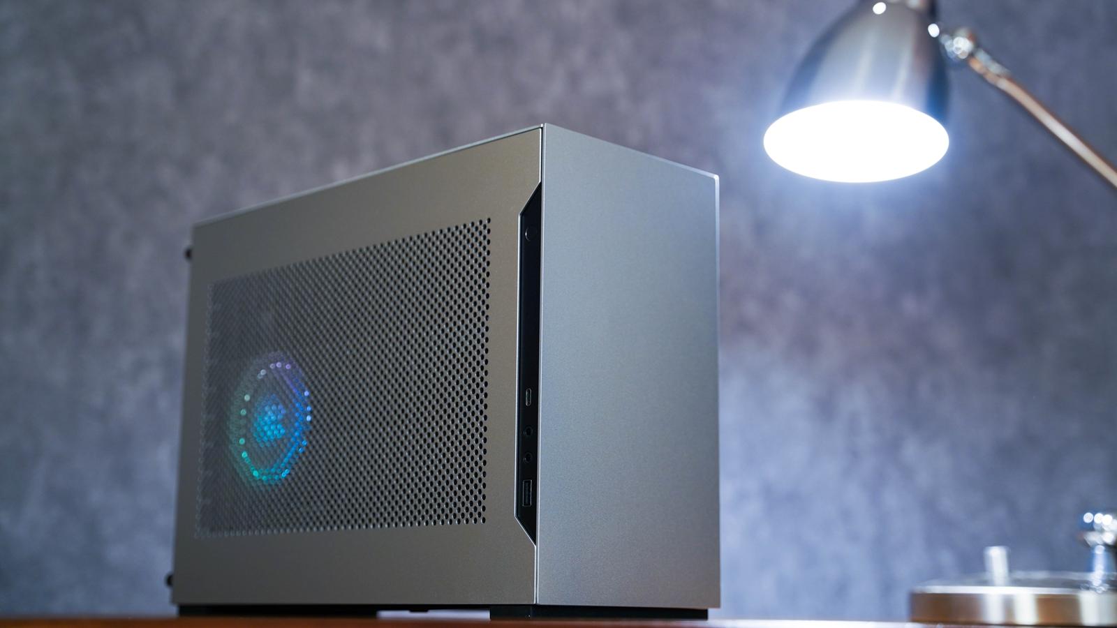 显卡|11L银黑策划， A4-H20携手12代酷睿与D5的游戏小钢炮装机体验