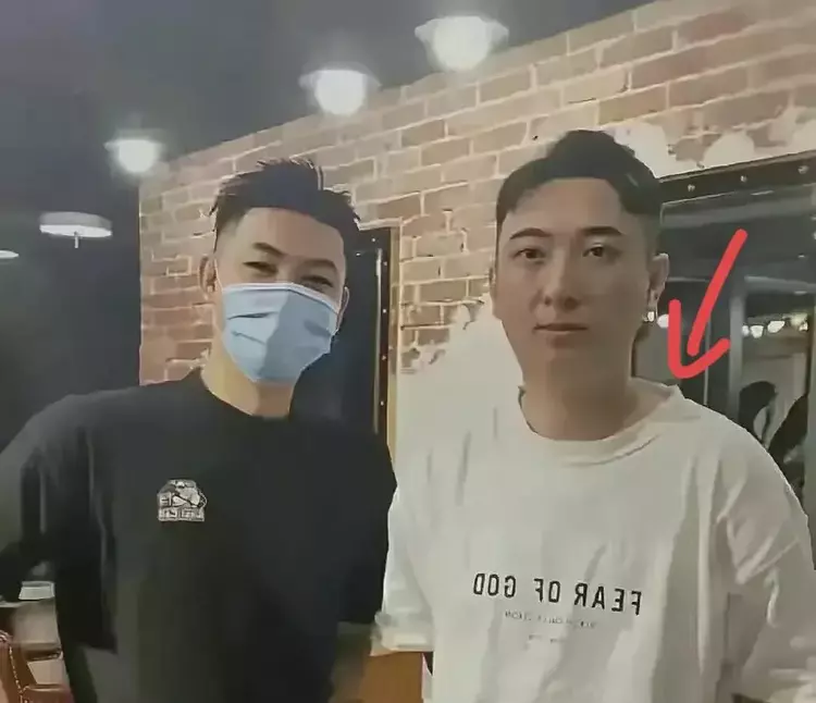 王思聪|王思聪花18800万理发，竟成了王保长，网友吐槽还没10元理得好