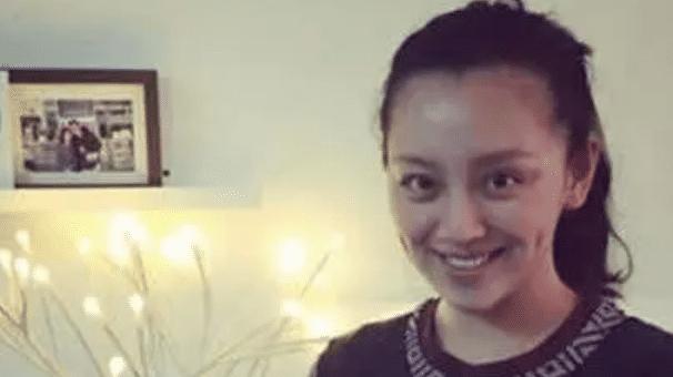 叶彤|叶彤：被称为“童年女神”，曾迷倒释小龙，嫁黑人后变化大