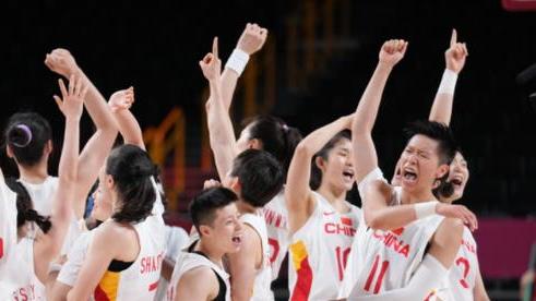 经典|中国篮协官宣！欧洲名帅加入中国女篮，担任教练，未来让人期待