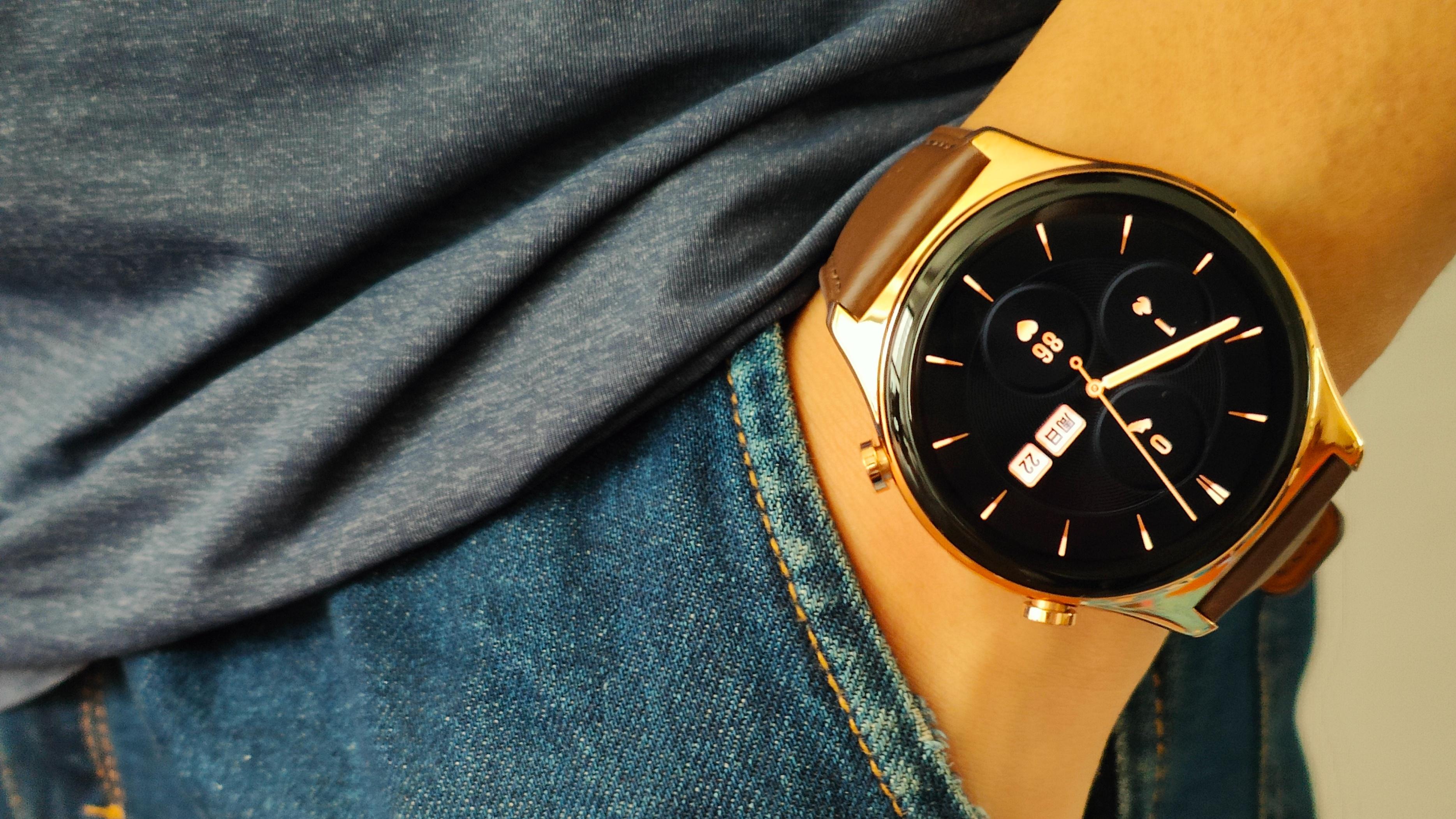 卫星|绅士品味，商务感十足的荣耀手表GS 3流光经典版，让你穿衣百搭
