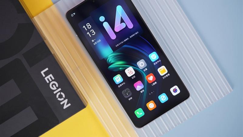 游戏手机|最轻薄最便宜的骁龙8+游戏手机发布：7.99毫米塞下五千大电池！