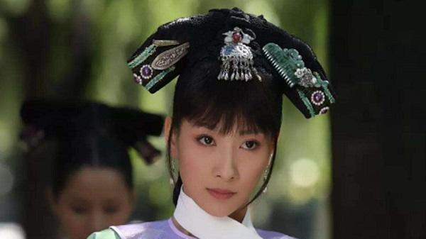 安陵容|甄嬛传：安陵容为什么选择投靠皇后，背弃甄嬛？