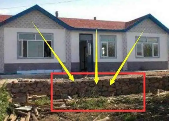融信|太欺负人了！建房子把人家的大门口给堵住了