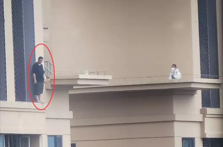 四川成都一男子不听劝阻跳楼身亡，年仅26岁，轻生细节扎心了！