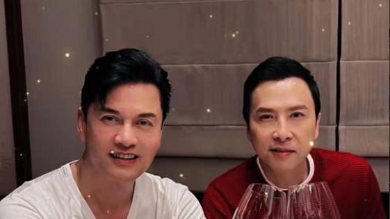 吕良伟|吕良伟晒出与好兄弟甄子丹开心聚餐一张合影，网友们纷纷炸了锅