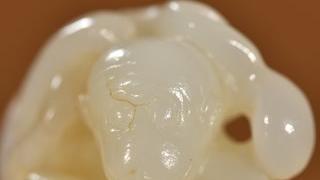 和田玉籽料|清代 和田玉籽料灵猴献寿把件