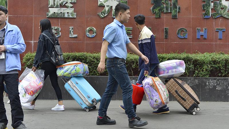 职场故事|为何有人动动嘴喝喝茶，工资高，有些员工累死累活，工资低？