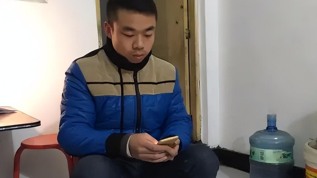 酒吧|应聘酒吧“少爷”的小伙子承诺月薪一万多，事后才知道没那么简单