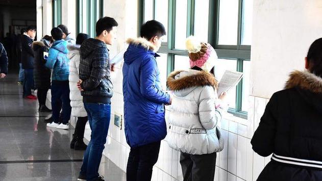 专升本|我被大专录取了，但是家人劝我放弃大专和专升本，该怎么考虑？