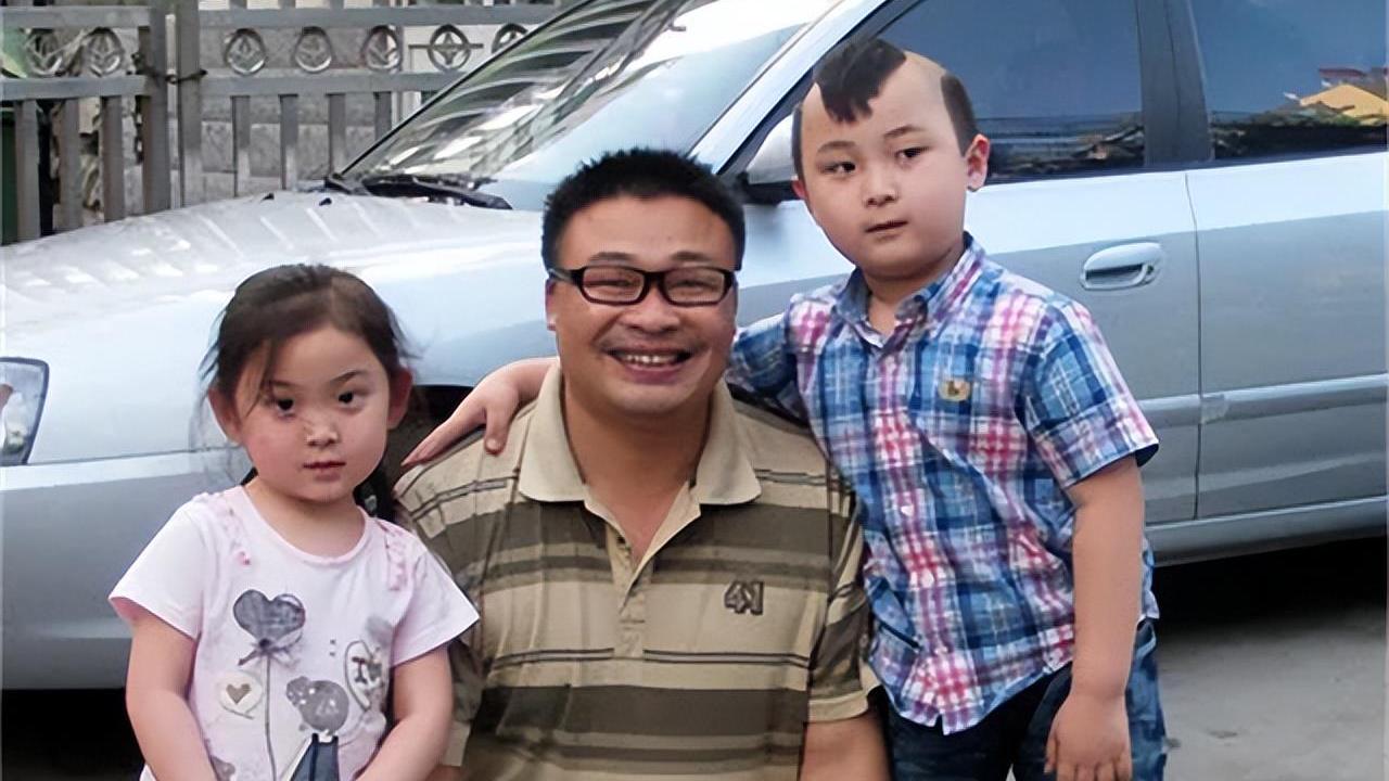 “春晚福娃”邓鸣贺，8岁因白血病复发而去世，妹妹追随哥哥步伐