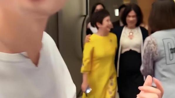 冰雕|68岁董明珠高级婚宴内1组私照曝光，打脸多少人：请不要越界交往